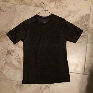 Men’s Lululemon Metal Vent Tech Size Small